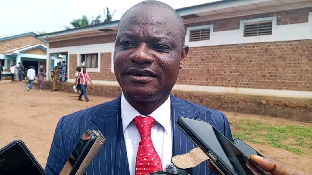 Kasaï : Le ministre provincial Bazin Mpembe appelle à la vigilance après le clonage de son compte WhatsApp