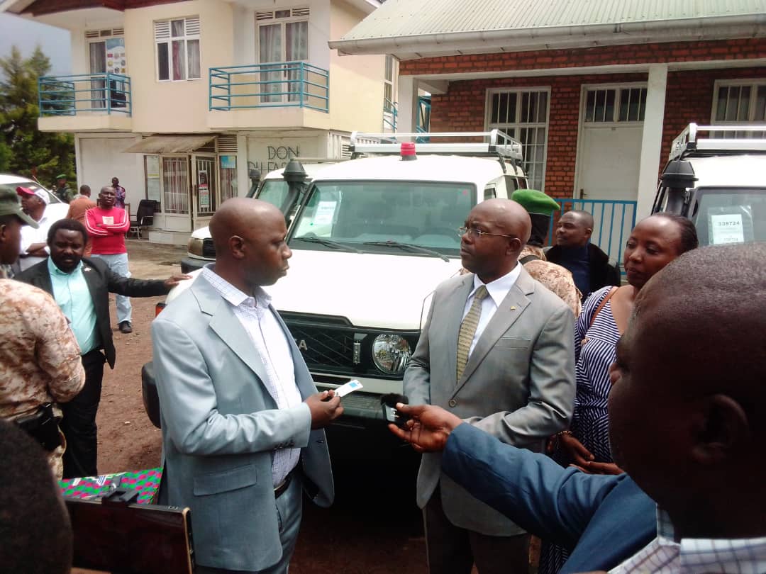 Amélioration de l’accès aux soins au Nord-Kivu : deux ambulances offertes aux zones de santé de Rutshuru et Mweso