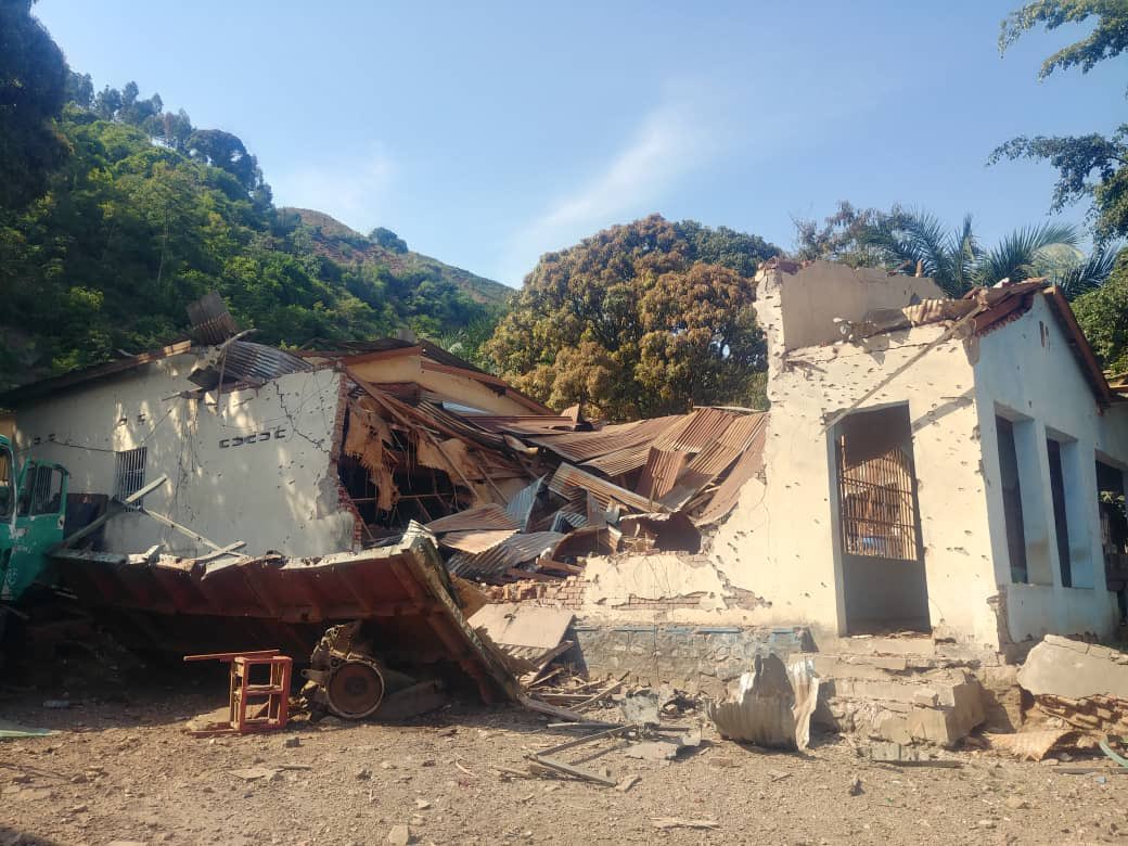 Violation du cessez-le-feu par Kinshasa : des drones des FARDC frappent les populations civiles à Uvira et détruisent leurs habitations